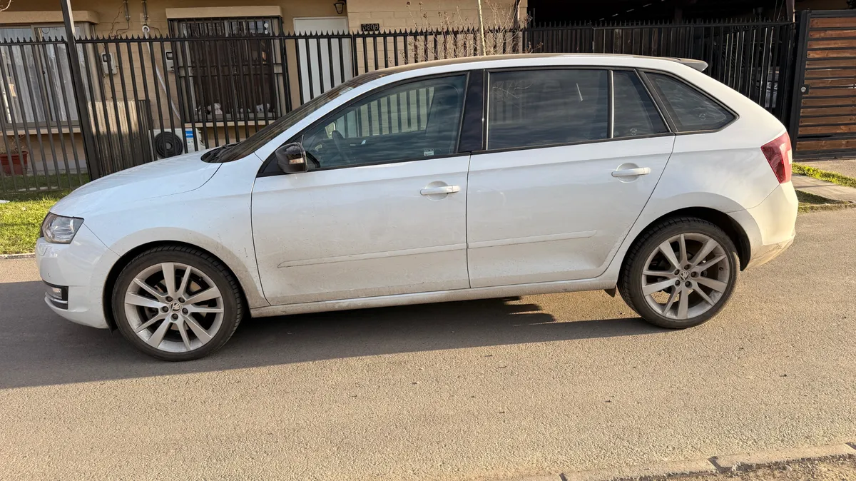 SKODA SPACEBACK 1.4 Tsi Style Dsg At año 2018