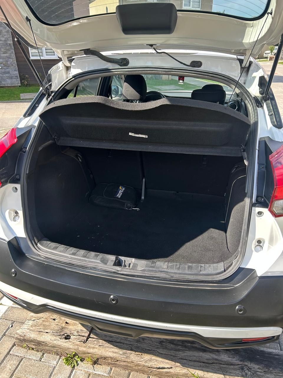 NISSAN KICKS 1.6 Advance Mt año 2019