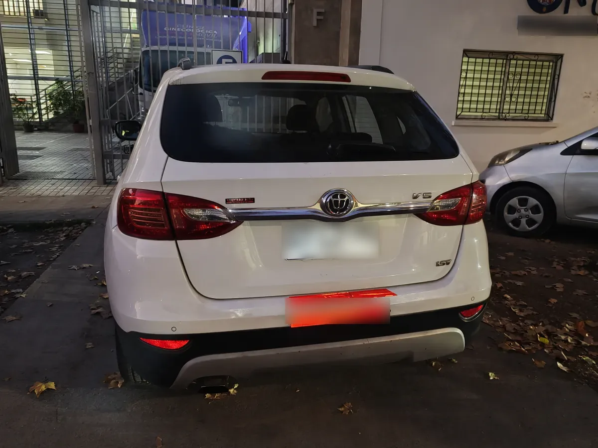 BRILLIANCE V5 1.5 Sport Turbo E5 Mt año 2014