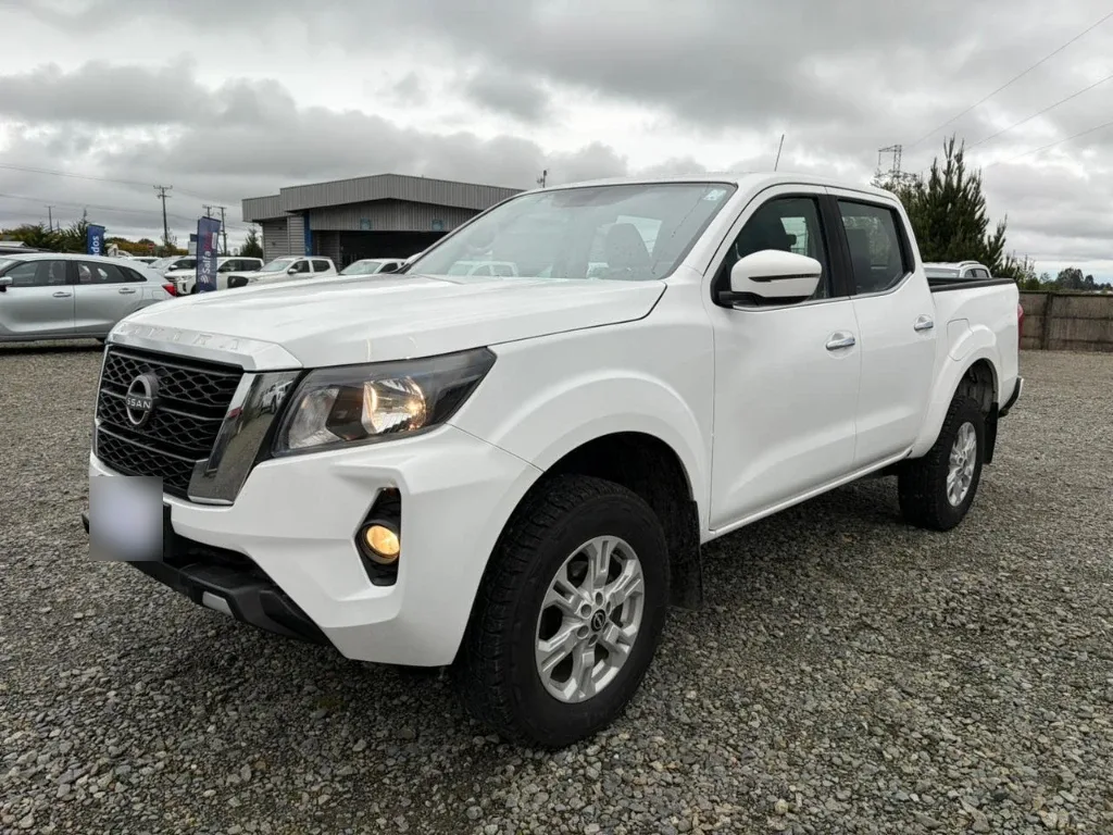 Nissan Navara D Cab Mt 4x4 2.3 año 2023