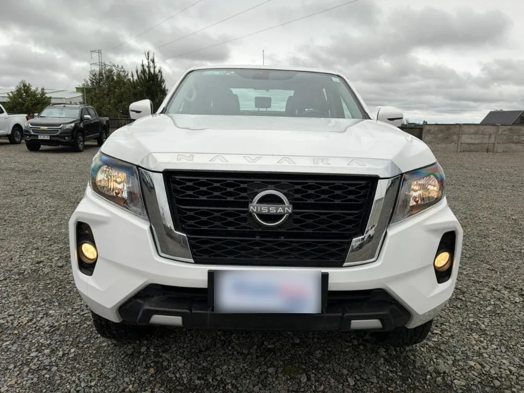 Nissan Navara D Cab Mt 4x4 2.3 año 2023