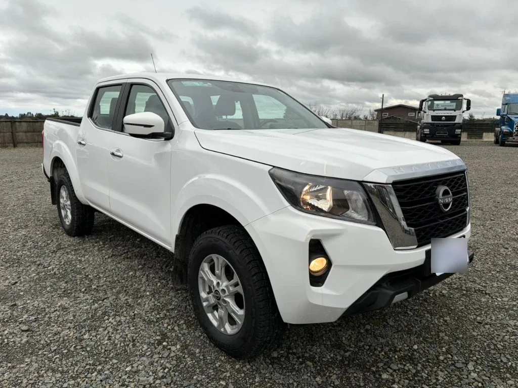 Nissan Navara D Cab Mt 4x4 2.3 año 2023