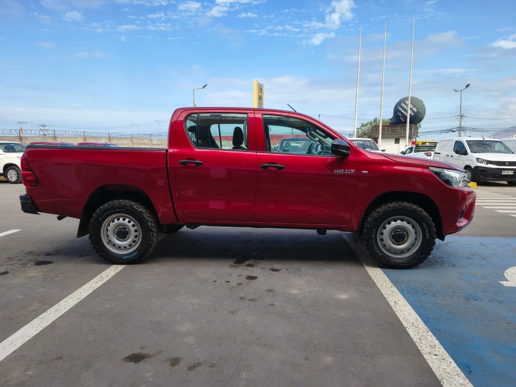 Toyota Hilux Dc 4x4 2.4 D Dx Mt año 2024