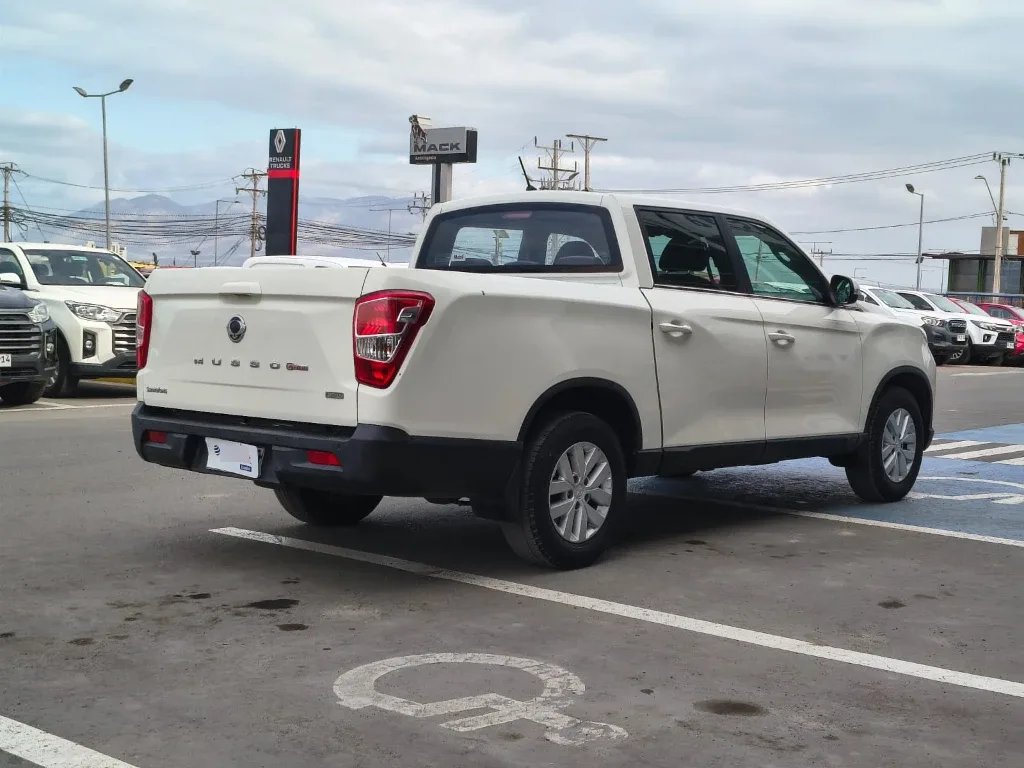 Ssangyong Grand Musso 2.2 4x2 Mt Full-Ql612 año 2023