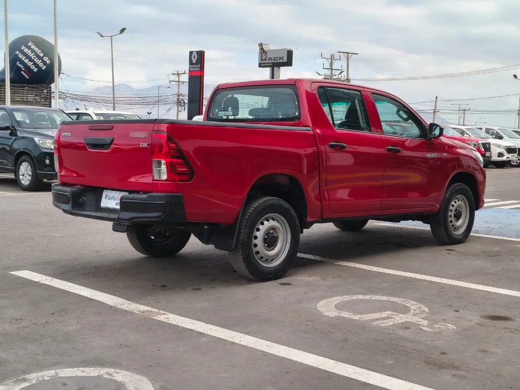 Toyota Hilux Dc 4x4 2.4 D Dx Mt año 2024