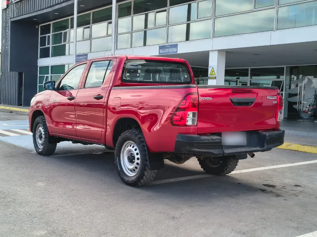 Toyota Hilux Dc 4x4 2.4 D Dx Mt año 2024