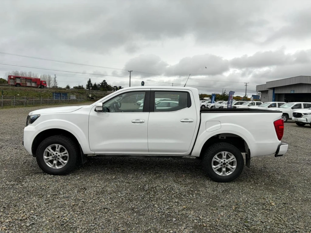 Nissan Navara D Cab Mt 4x4 2.3 año 2023