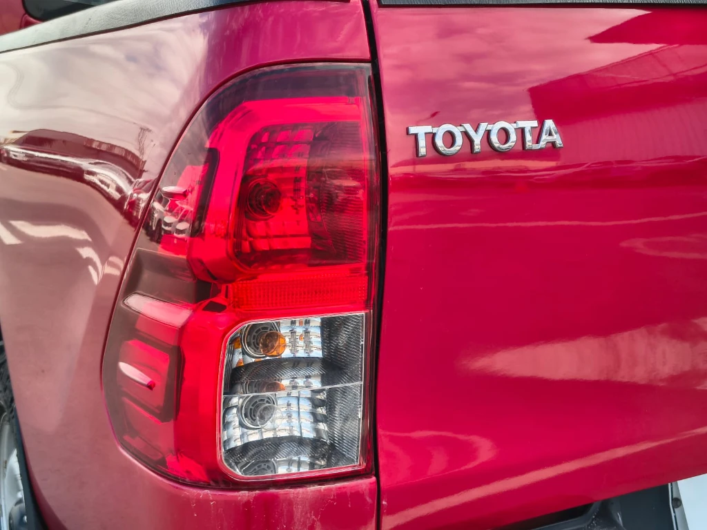 Toyota Hilux Dc 4x4 2.4 D Dx Mt año 2024