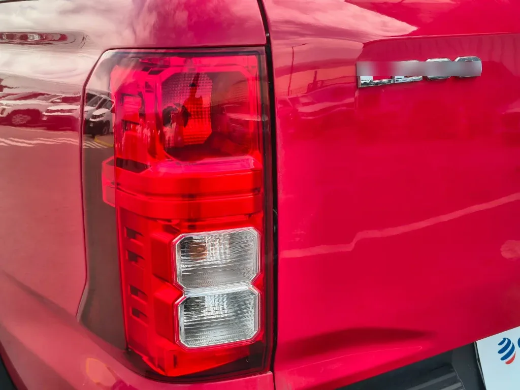 Mitsubishi L200 Katana D/c 2.4 Tdi Mt Xrt 4x4 año 2024