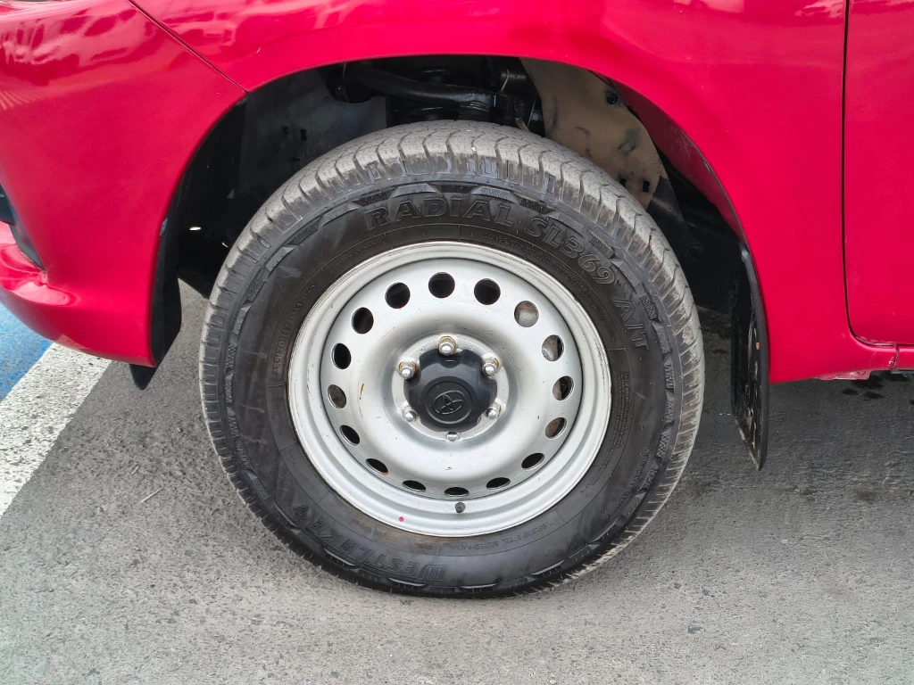 Toyota Hilux Dc 4x4 2.4 D Dx Mt año 2024