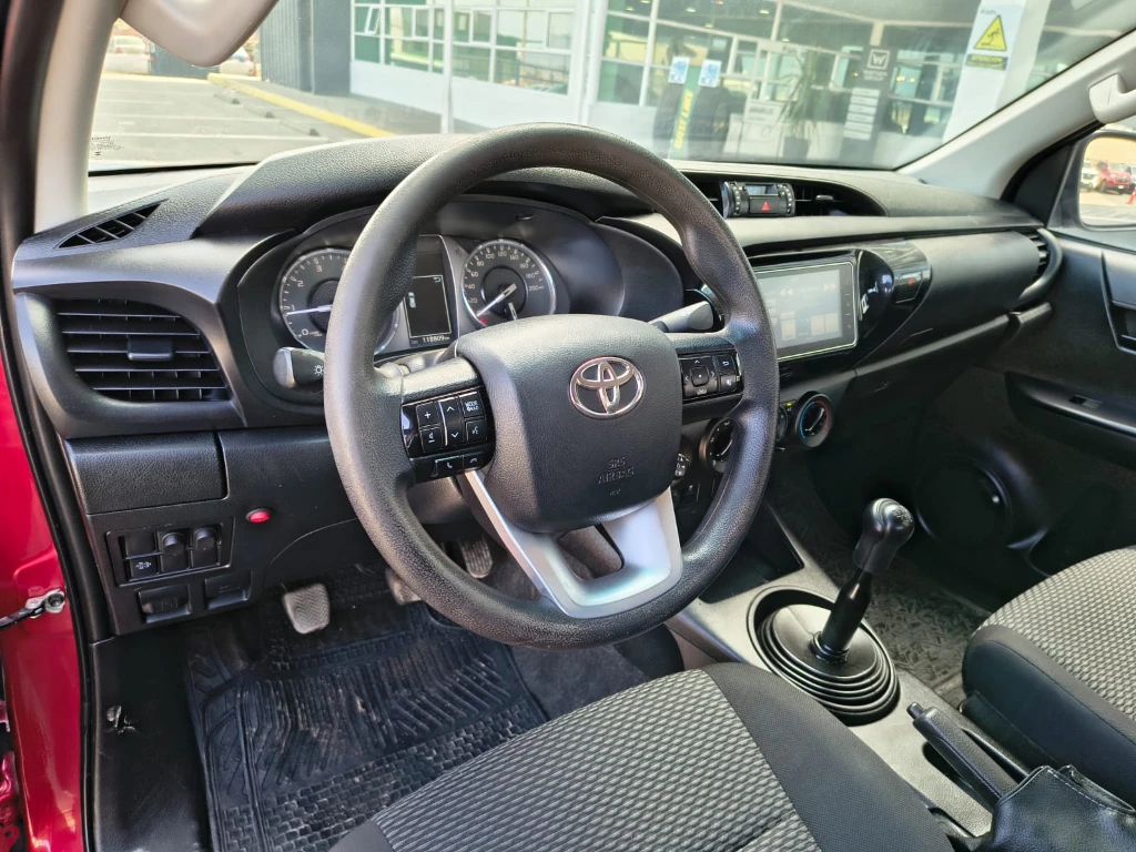 Toyota Hilux Dc 4x4 2.4 D Dx Mt año 2024