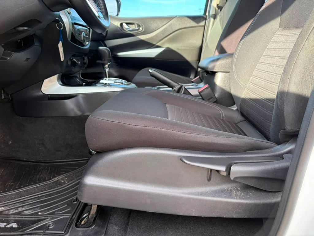 Nissan Navara D Cab 4x4 2.3 At año 2023