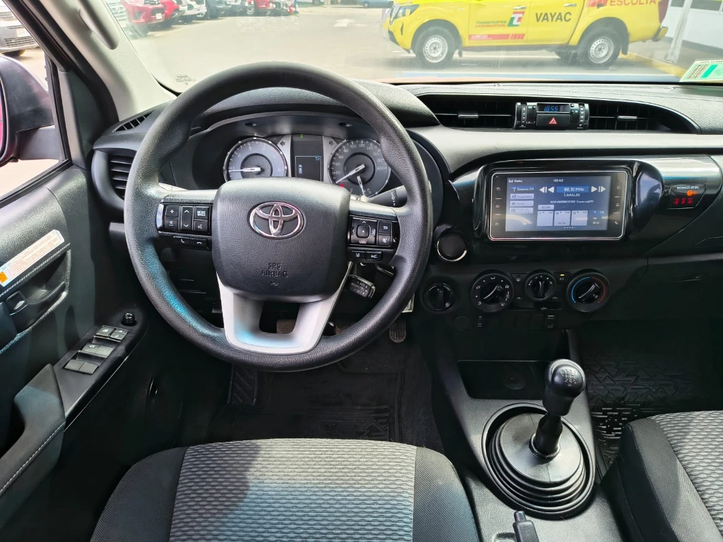 Toyota Hilux Hilux Dx Tss 4x4 Mt año 2024