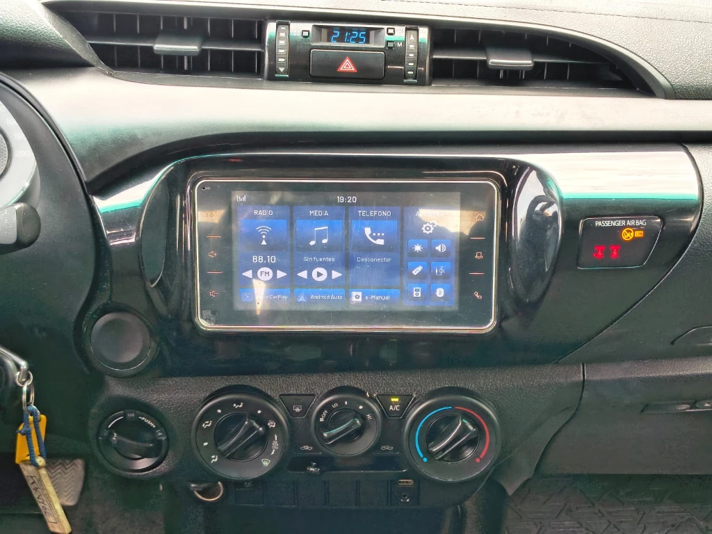 Toyota Hilux Dc 4x4 2.4 D Dx Mt año 2024