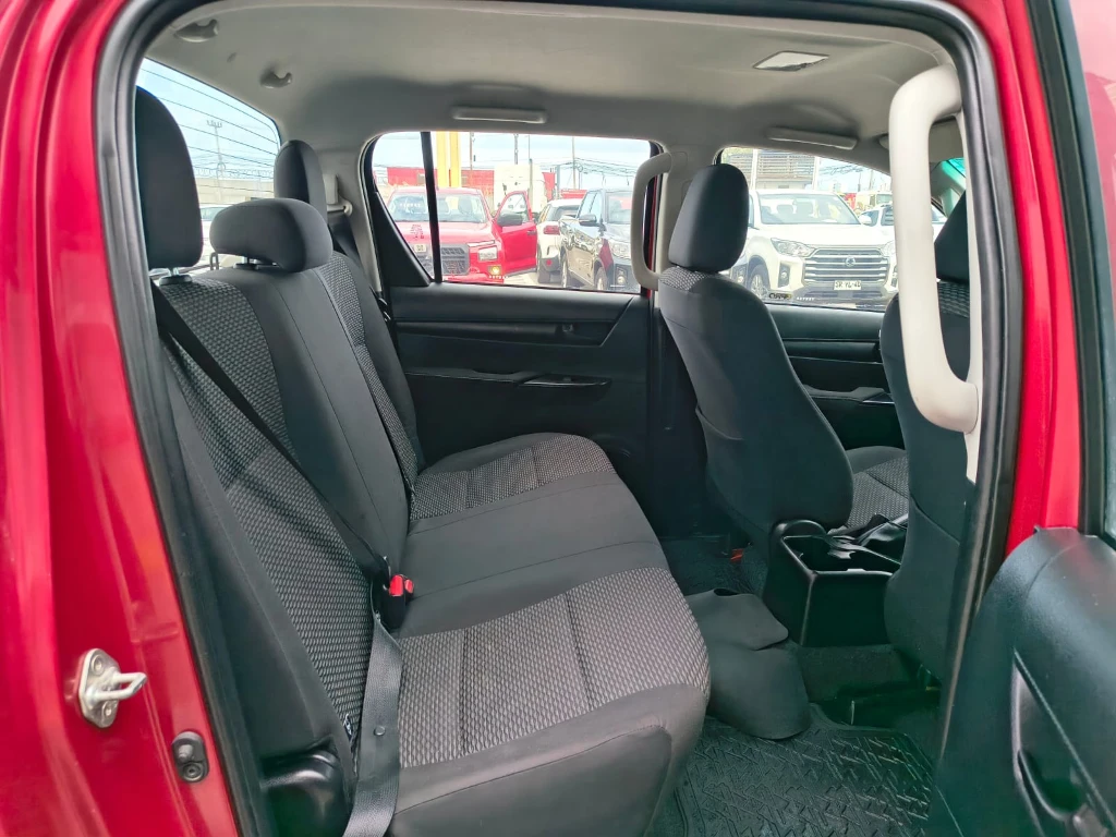 Toyota Hilux Dc 4x4 2.4 D Dx Mt año 2024