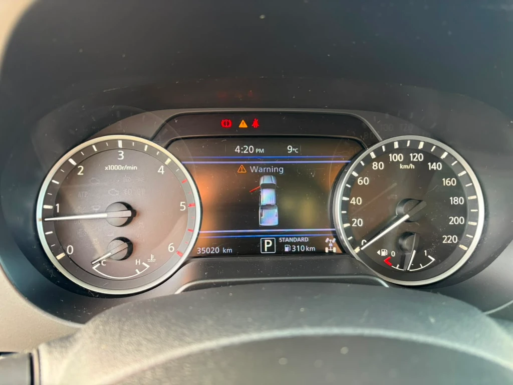 Nissan Navara D Cab 4x4 2.3 At año 2023