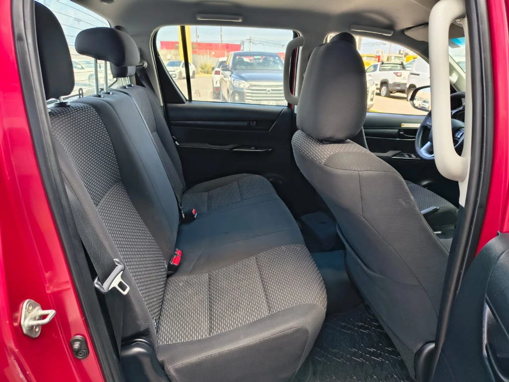 Toyota Hilux Dc 4x4 2.4 D Dx Mt año 2024