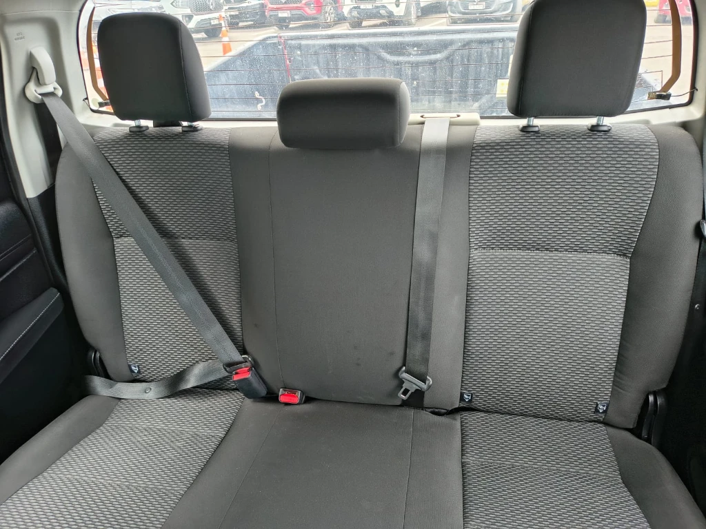 Toyota Hilux Dc 4x4 2.4 D Dx Mt año 2024