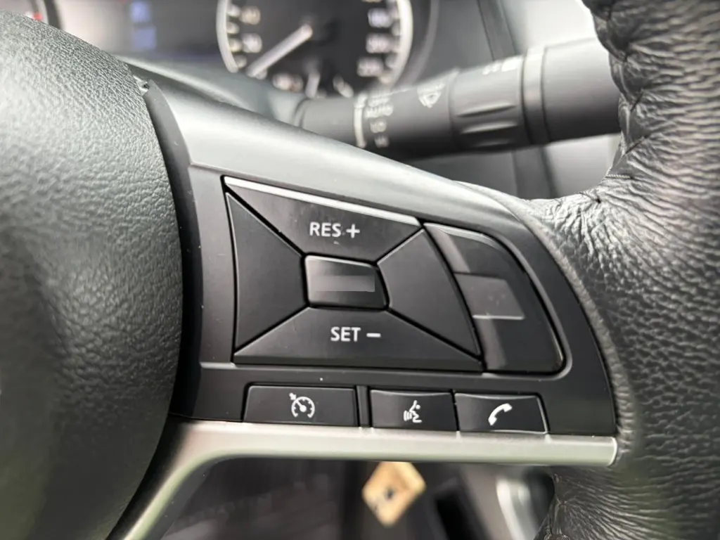 Nissan Navara D Cab Mt 4x4 2.3 año 2023