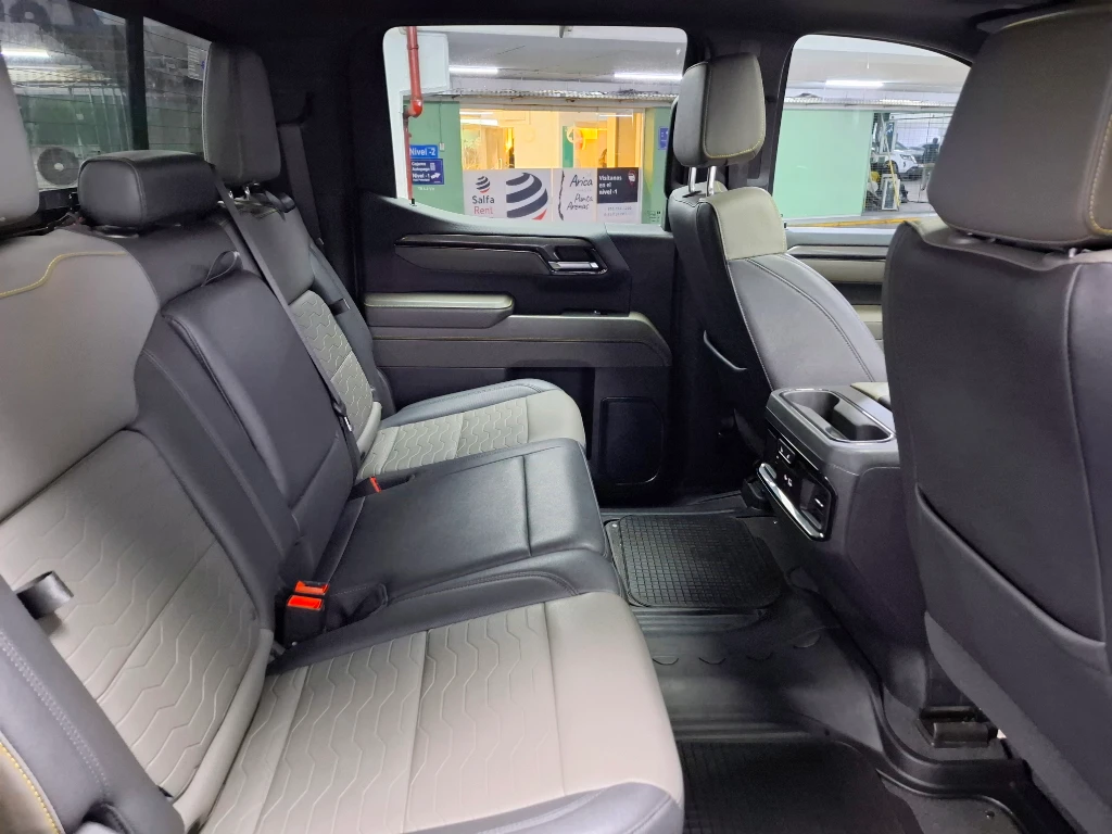 Chevrolet Silverado Silverado Cc Zr2 6.2l At 4wd N2 Onstar año 2023