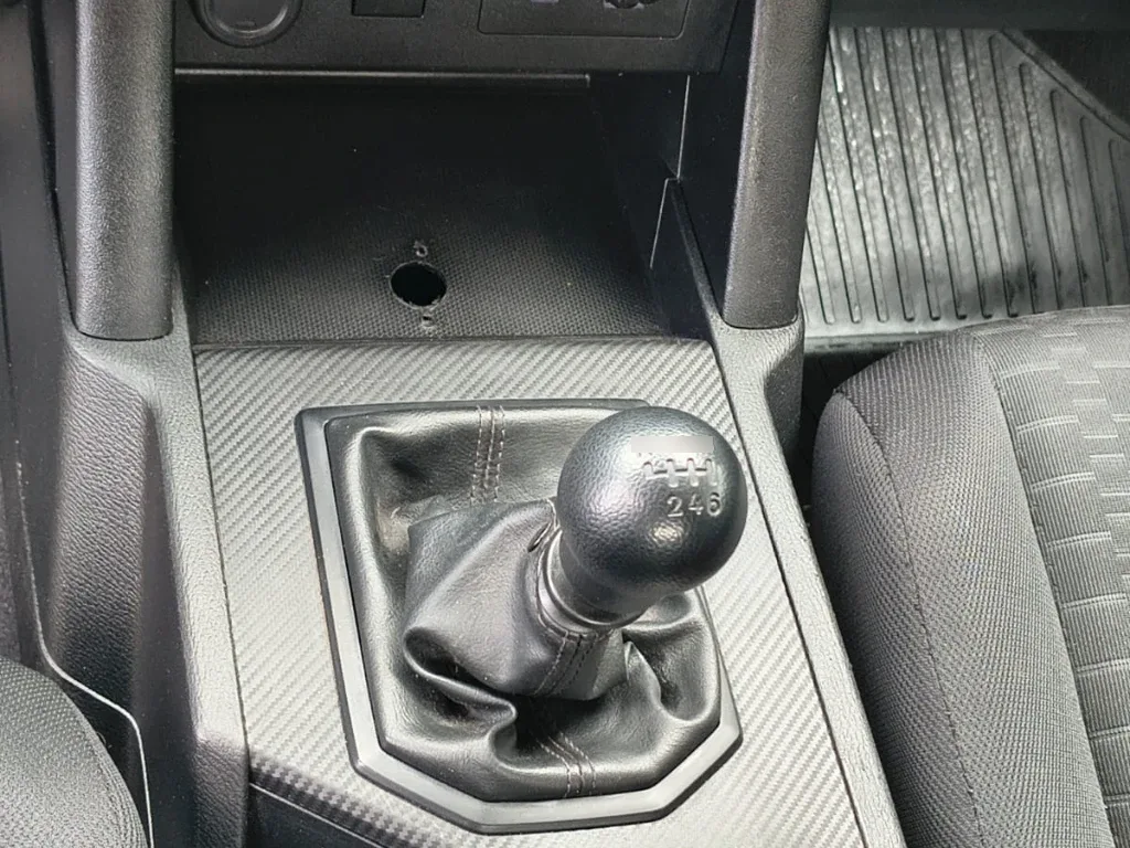 Mitsubishi L200 Katana D/c 2.4 Tdi Mt Xrt 4x4 año 2024