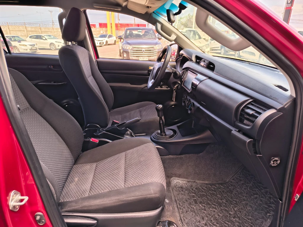 Toyota Hilux Dc 4x4 2.4 D Dx Mt año 2024