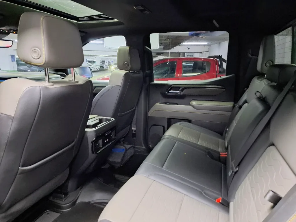 Chevrolet Silverado Silverado Cc Zr2 6.2l At 4wd N2 Onstar año 2023