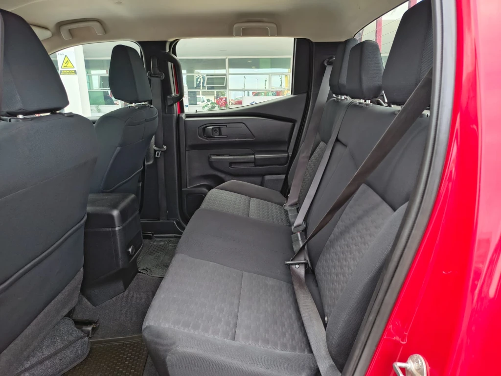 Mitsubishi L200 Katana D/c 2.4 Tdi Mt Xrt 4x4 año 2024