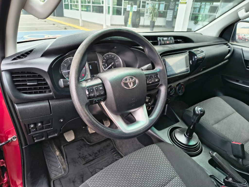 Toyota Hilux Dc 4x4 2.4 D Dx Mt año 2024