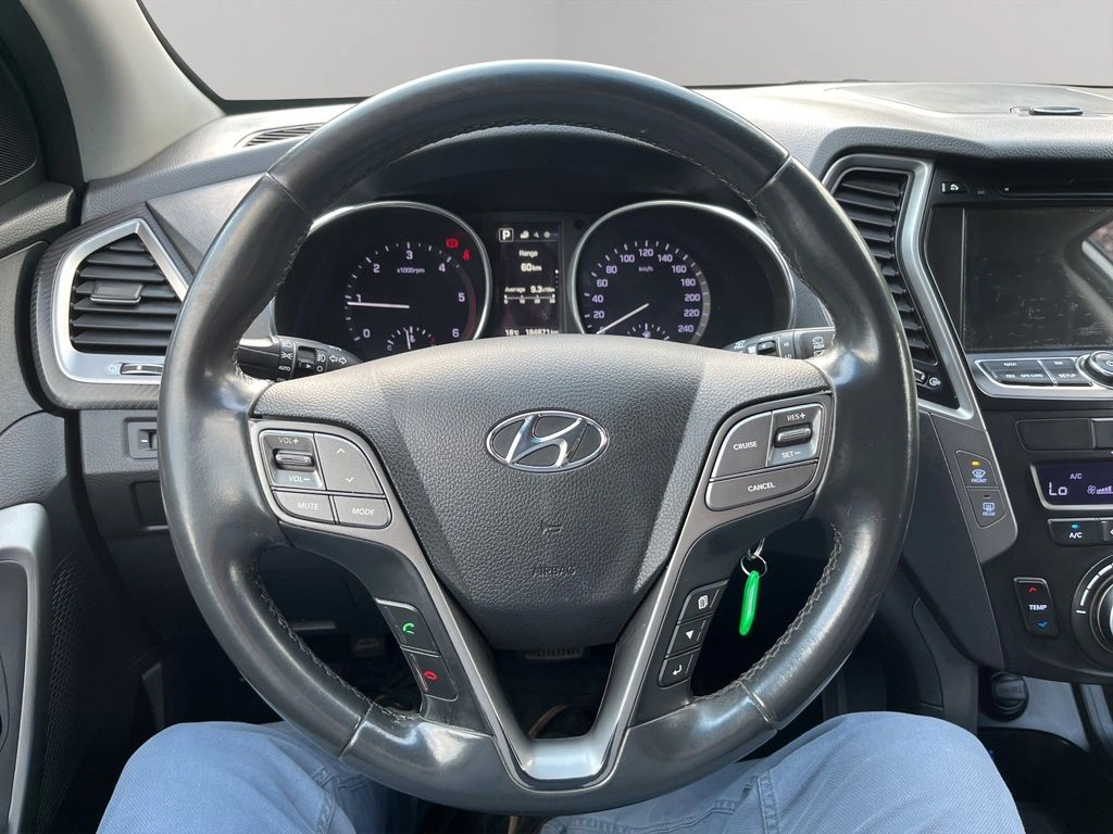 Hyundai Santa Fe 2.2 Gls Crdi Diesel 4wd Dm At 5p año 2018