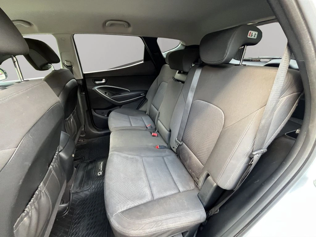Hyundai Santa Fe 2.2 Gls Crdi Diesel 4wd Dm At 5p año 2018