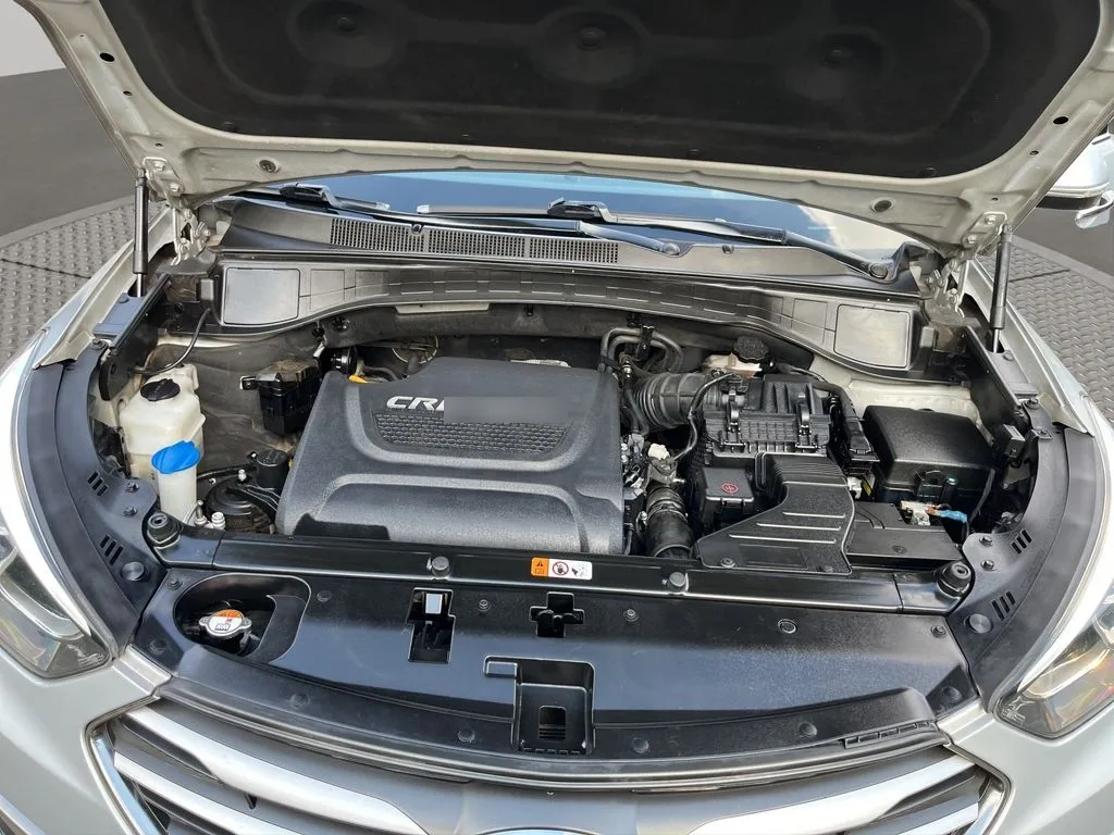 Hyundai Santa Fe 2.2 Gls Crdi Diesel 4wd Dm At 5p año 2018