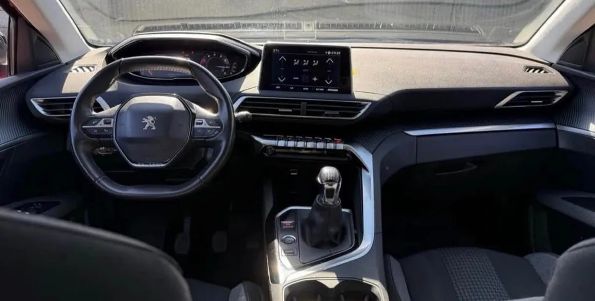 Peugeot 3008 1.2 Active Pack Puretech 130 Mt año 2022