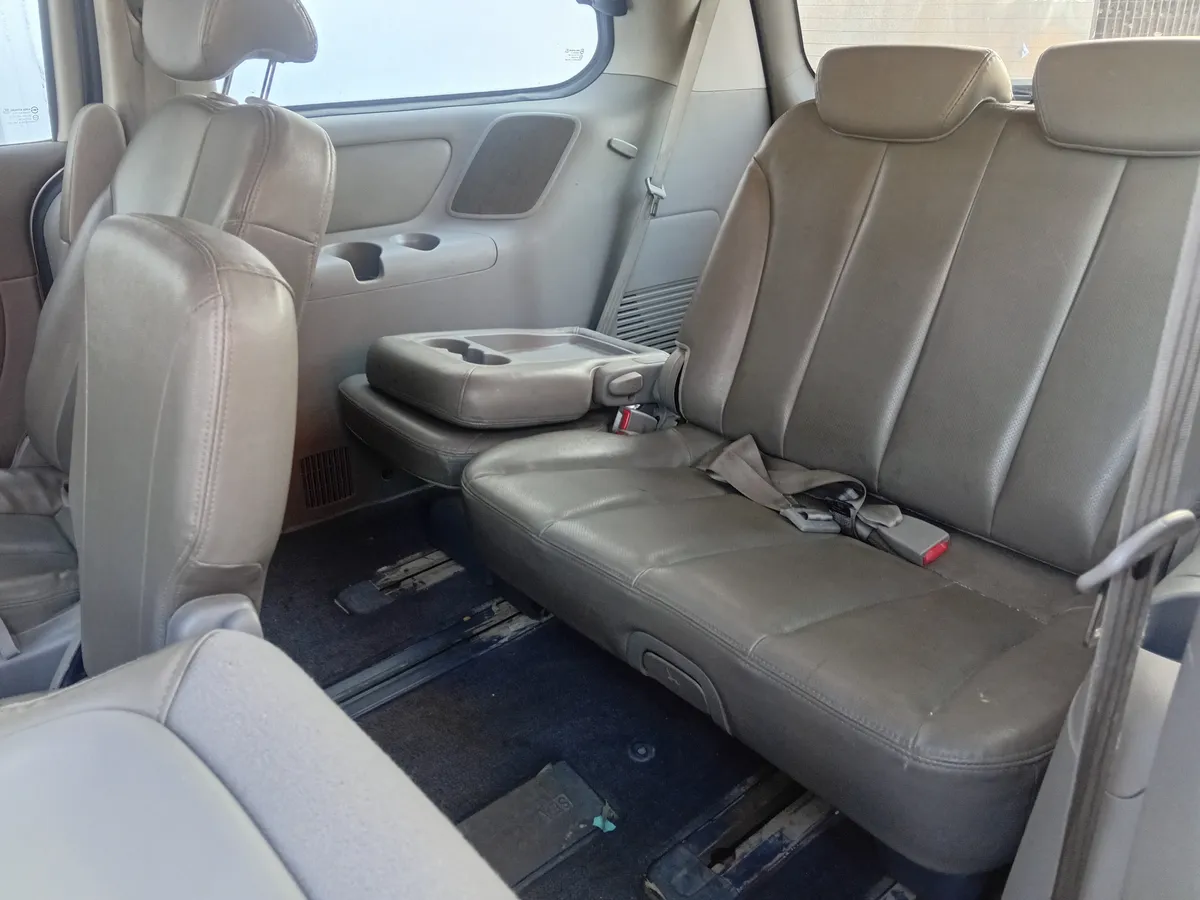 KIA MOTORS GRAND CARNIVAL Otra año 2012