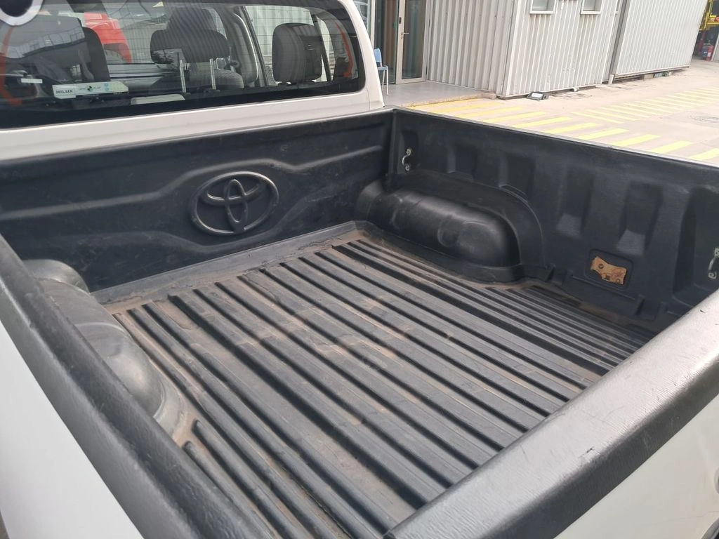 Toyota Hilux 2.4 Dx 4x2 Mt año 2021