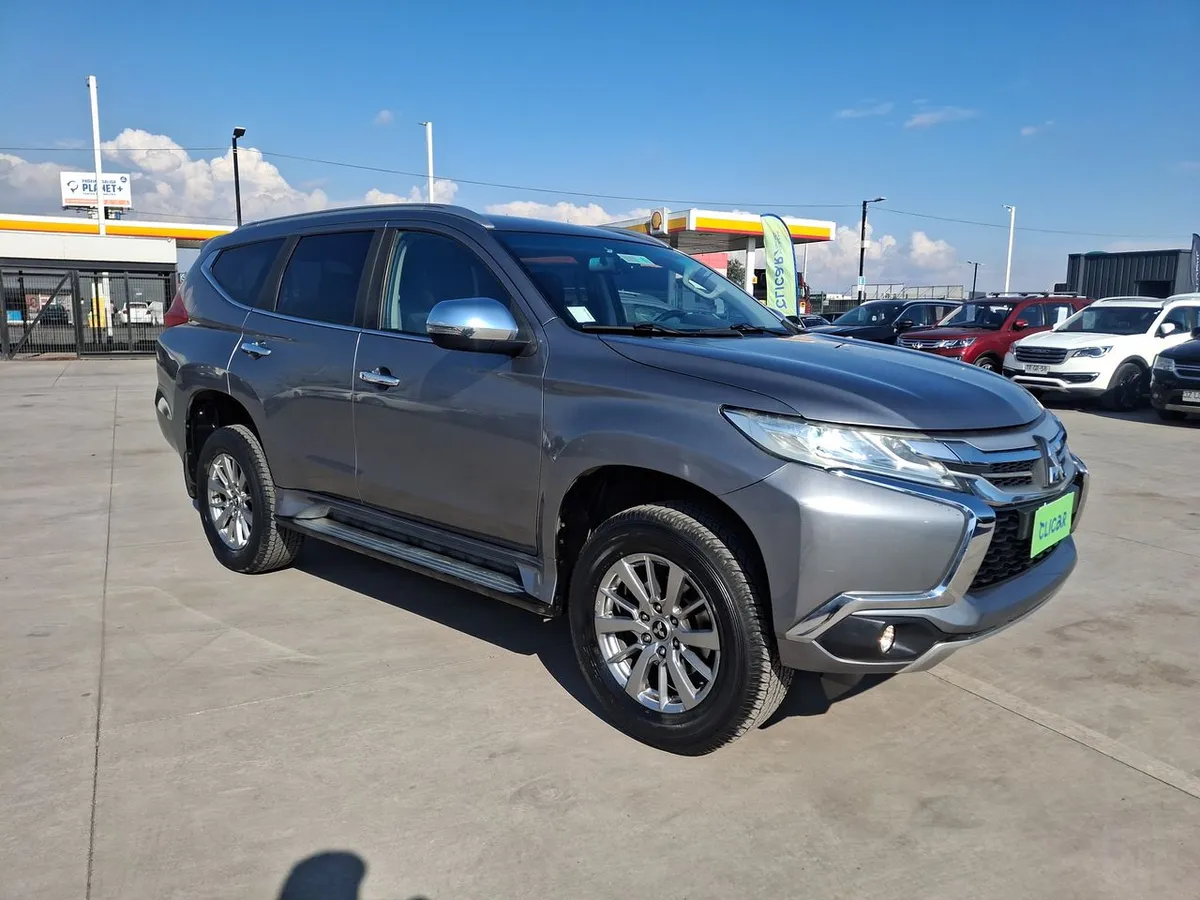 Mitsubishi Montero Sport 2.4 Diesel 4x2 Mt 5p año 2020