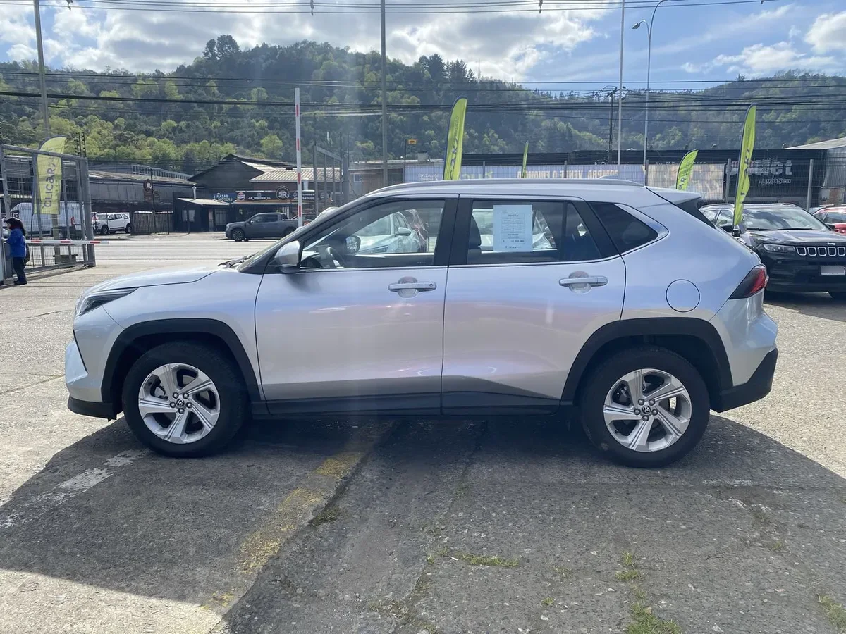 Toyota Yaris Cross 1.5 Xi 4x2 5mt 5p año 2026