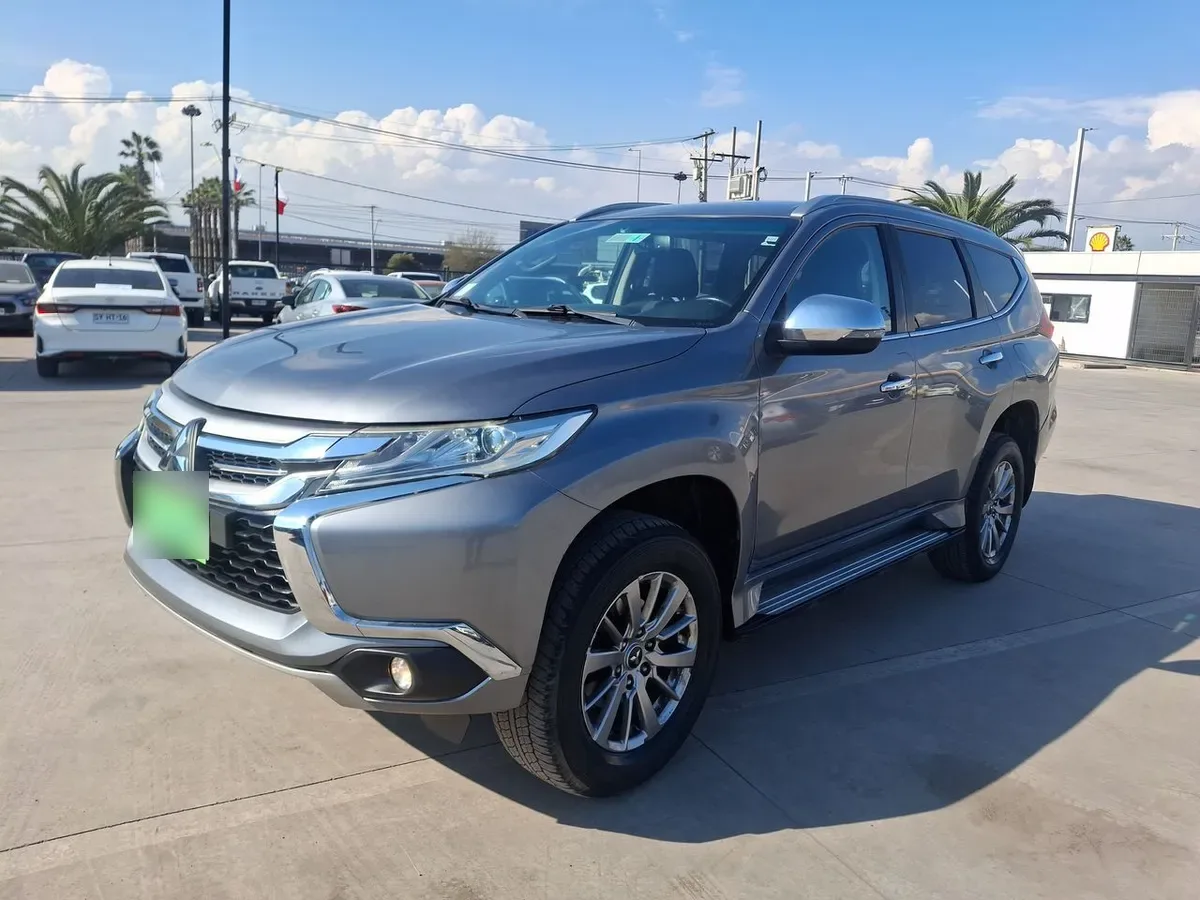 Mitsubishi Montero Sport 2.4 Diesel 4x2 Mt 5p año 2020