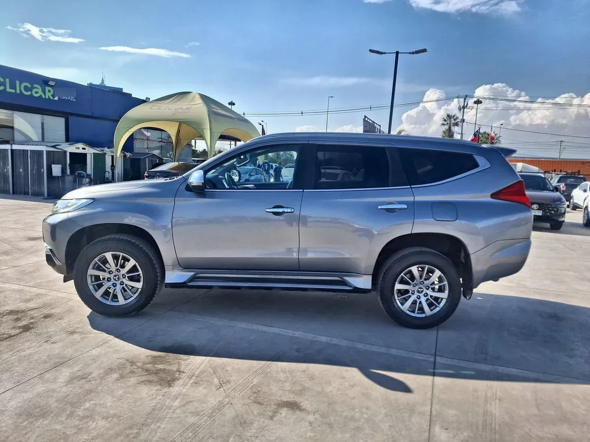Mitsubishi Montero Sport 2.4 Diesel 4x2 Mt 5p año 2020