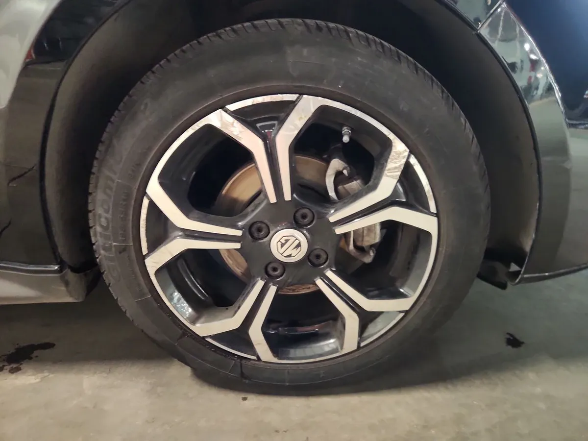 MG Mg 3 1.5 Comfort 4x2 Hb Mt 5p año 2024