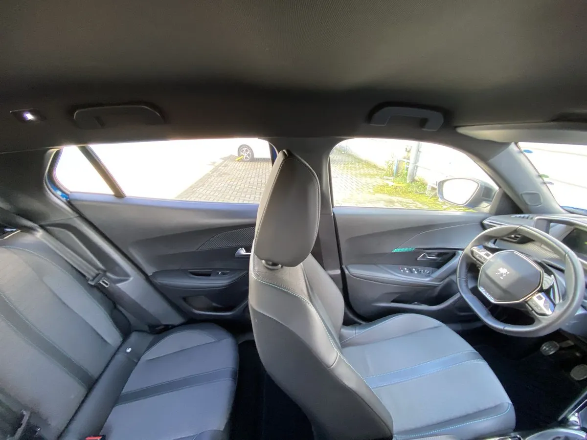 Peugeot 2008 1.2 Allure Pack Puretech 130 4x2 Mt 5p año 2024