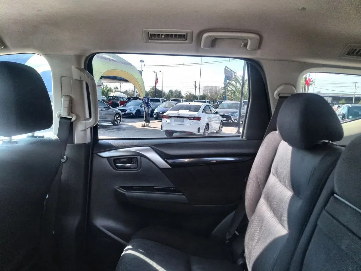 Mitsubishi Montero Sport 2.4 Diesel 4x2 Mt 5p año 2020