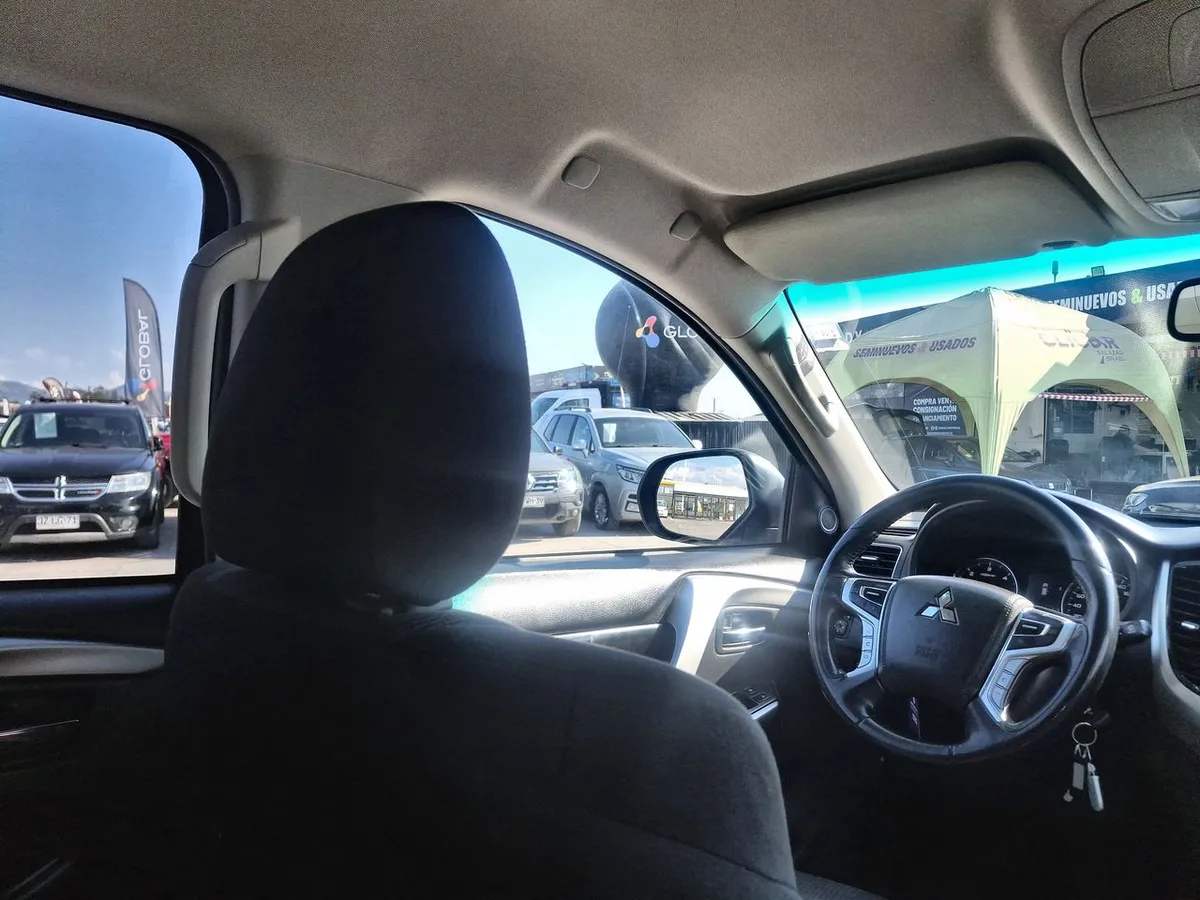 Mitsubishi Montero Sport 2.4 Diesel 4x2 Mt 5p año 2020