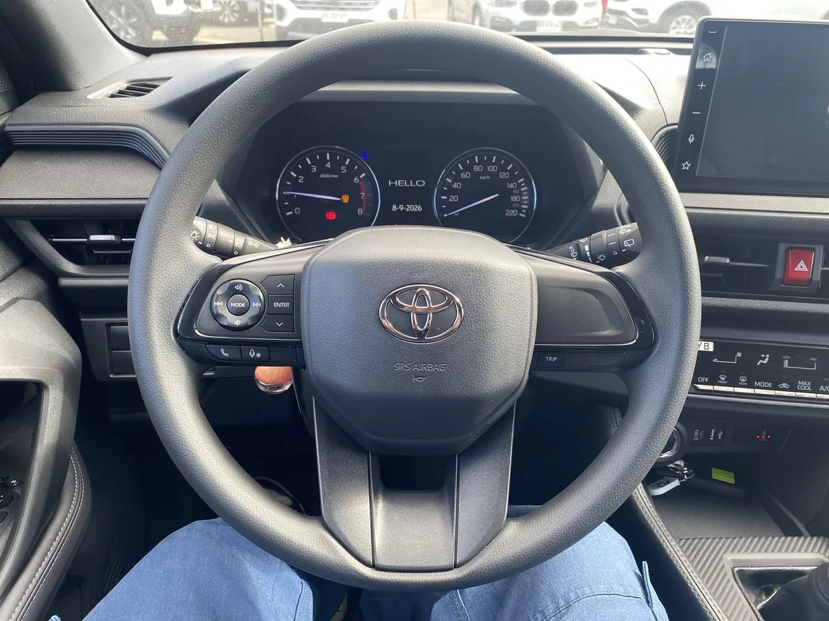 Toyota Yaris Cross 1.5 Xi 4x2 5mt 5p año 2026
