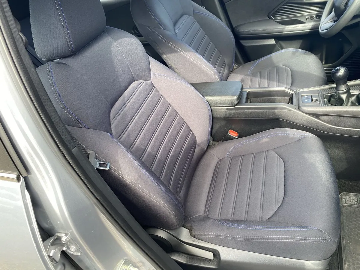 Toyota Yaris Cross 1.5 Xi 4x2 5mt 5p año 2026