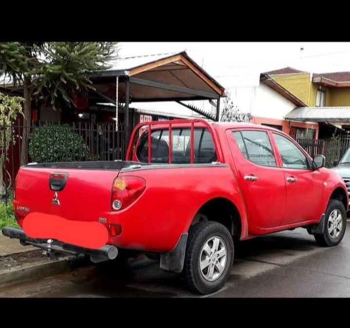MITSUBISHI L200 2.5 D/c Td Work Cr Mt 4x2 Diesel año 2015