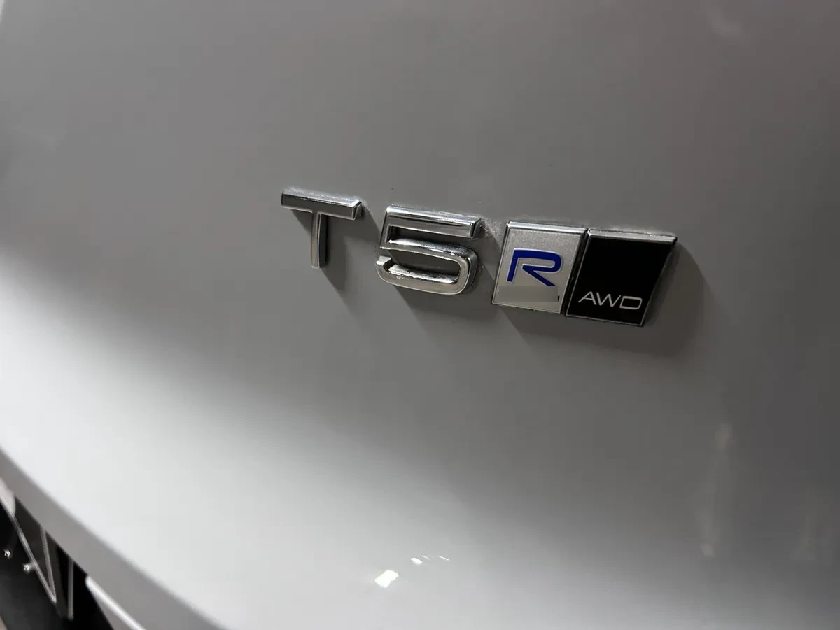 VOLVO XC40 2.0 T5 Cross Country R-Design Plus At 4x4 año 2019