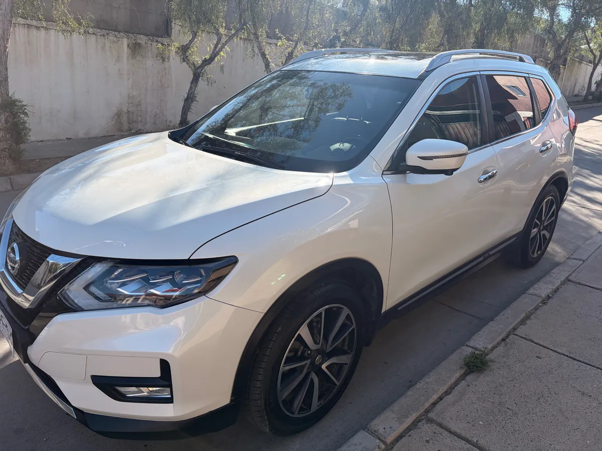 NISSAN X-TRAIL 2.5 Exclusive Cvt 4wd At año 2019