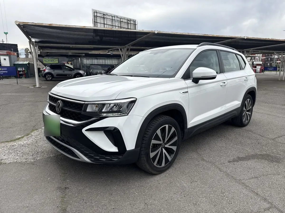Volkswagen Taos 1.4 Tsi Comfortline 4x2 At 5p año 2025