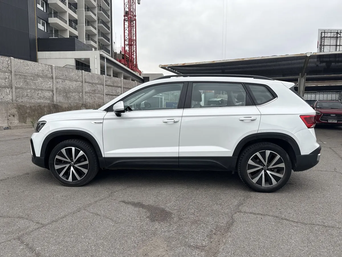 Volkswagen Taos 1.4 Tsi Comfortline 4x2 At 5p año 2025